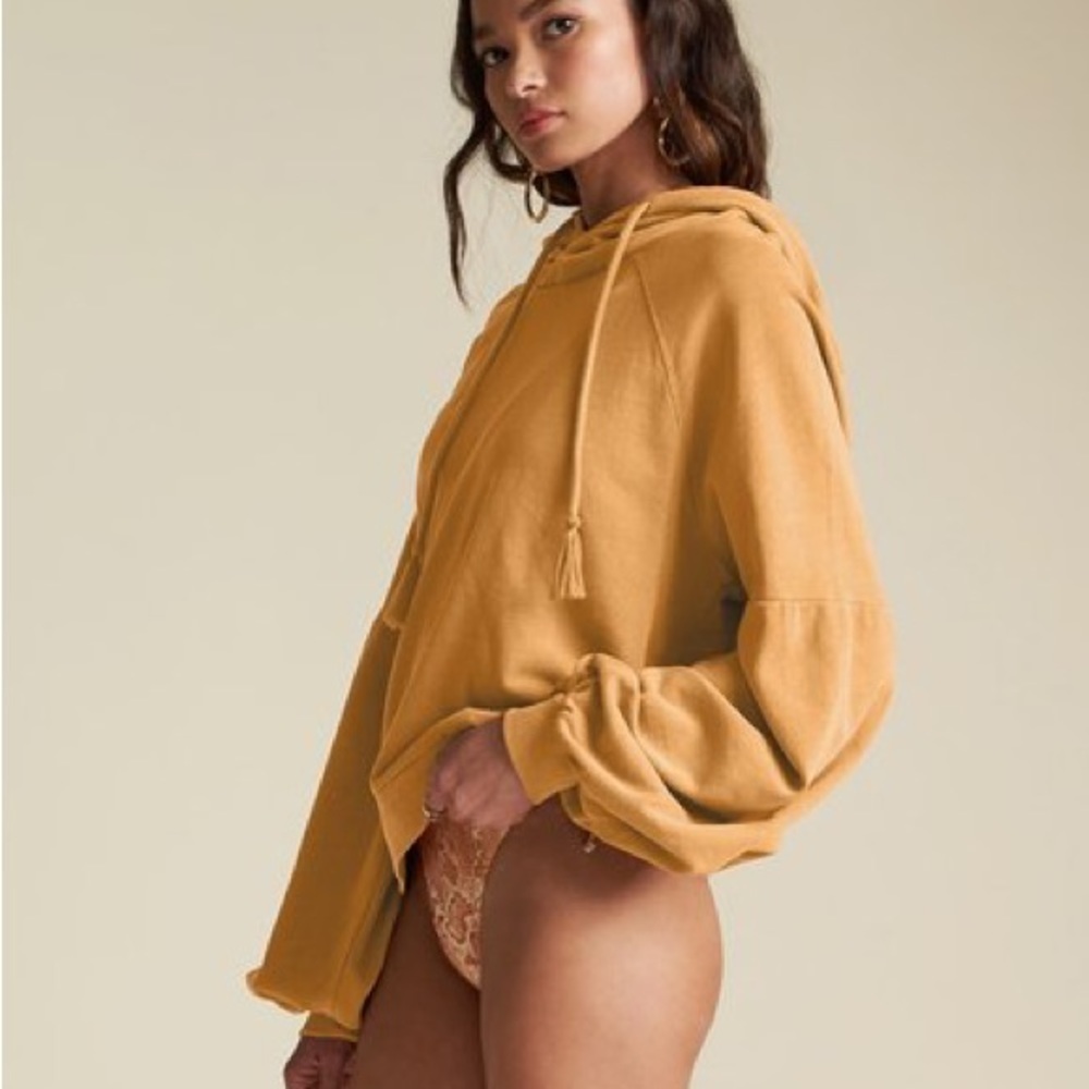 Billabong X Sincerely Jules Women’s Feeling Free Hoodie Mustard Size S Pullover